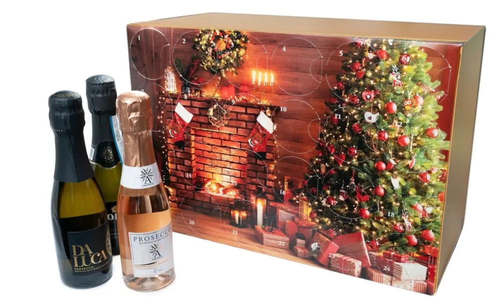 prosecco advent calendar with christmas tree and fireplace design