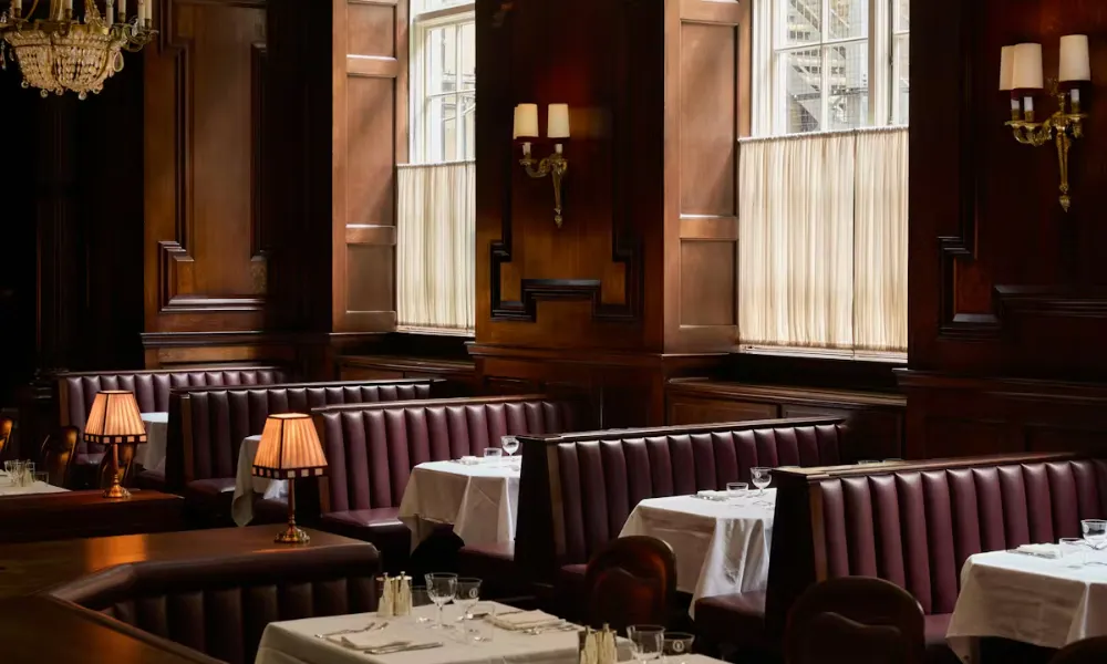 inside the grand divan at simpson's