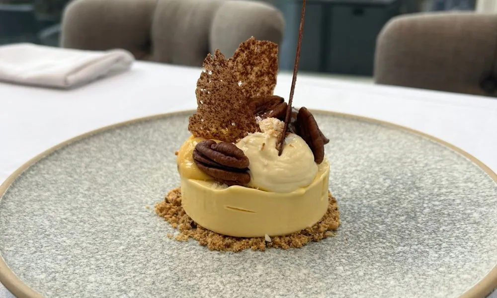 round dessert