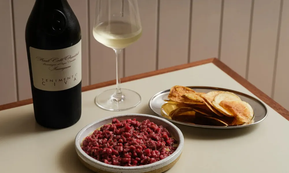 wine and tartare with crisps at luna wine bar