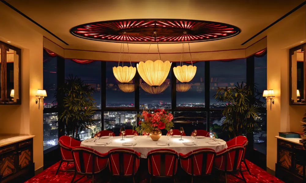 Private dining room with view over mayfair
