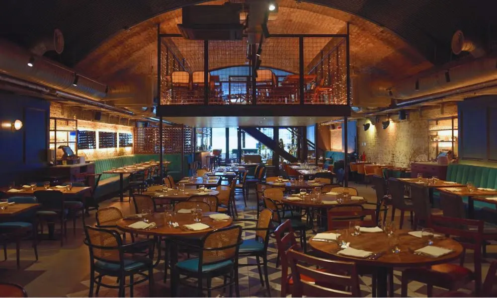 spacious restaurant in battersea