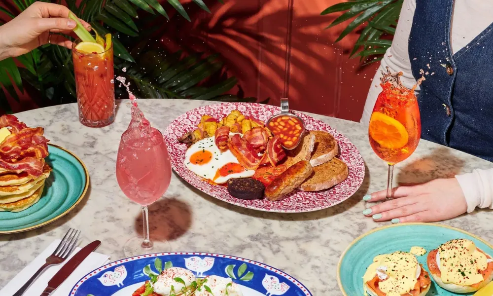 Bill's big brunch full english with cocktails