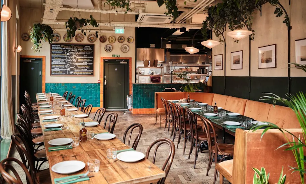 Rustic private room at casa do frango