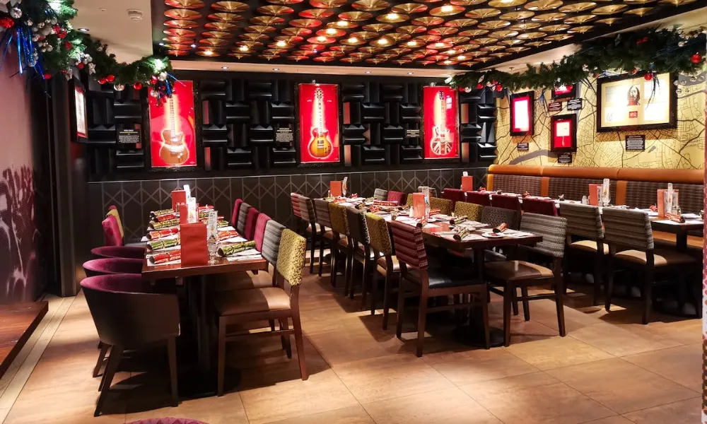 hard rock cafe dining room