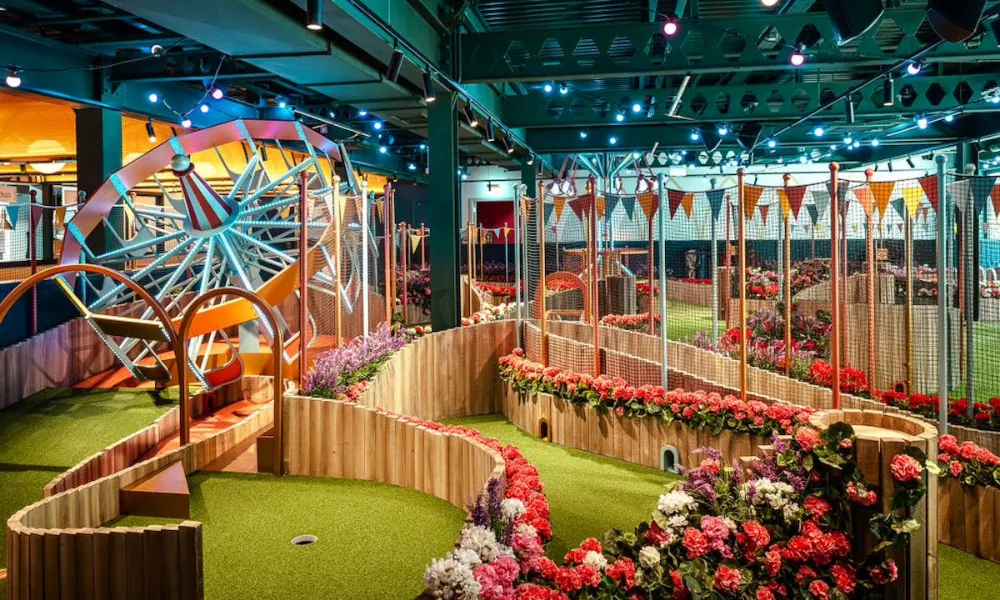 crazy golf at swingers