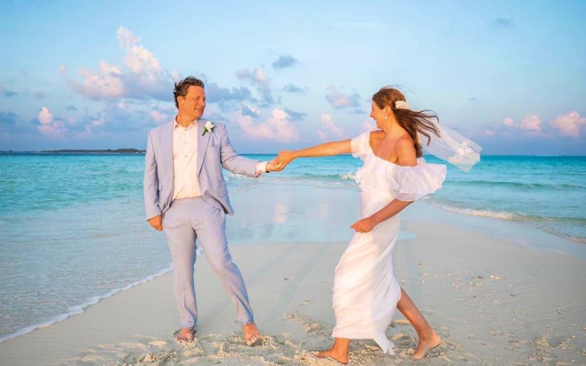 Jamie Oliver remarries Jools in the Maldives after 23 years together