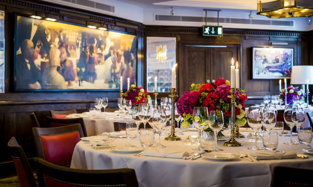 tables at the ivy