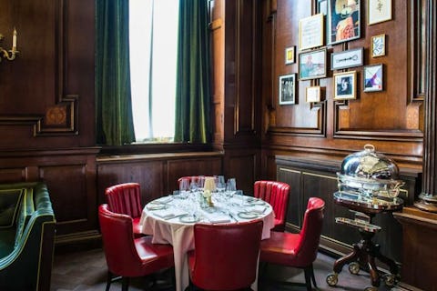 Historic London restaurant Simpson’s in the Strand set to auction off its iconic items