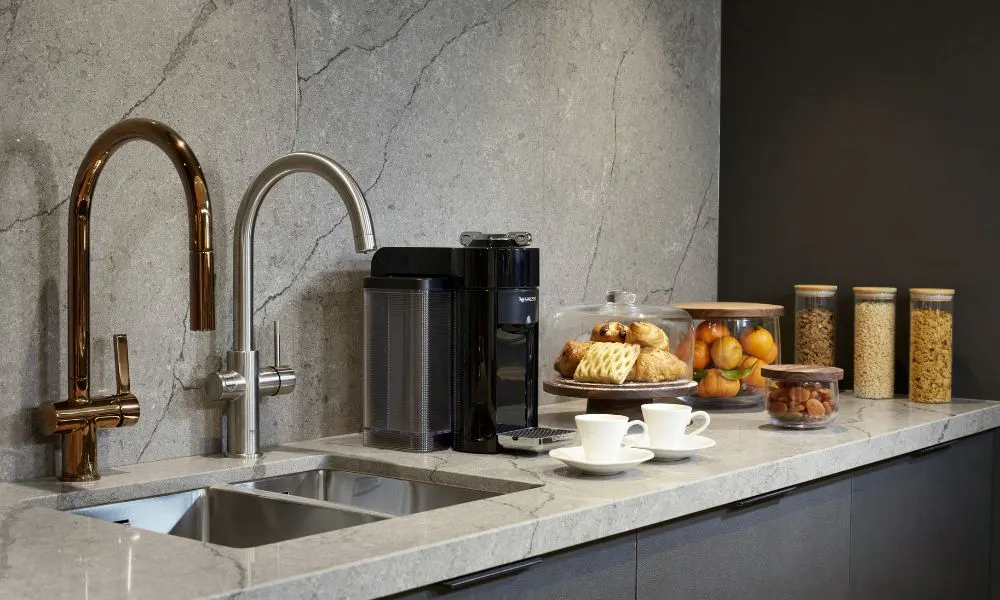 snack bar at Holmes Hotel