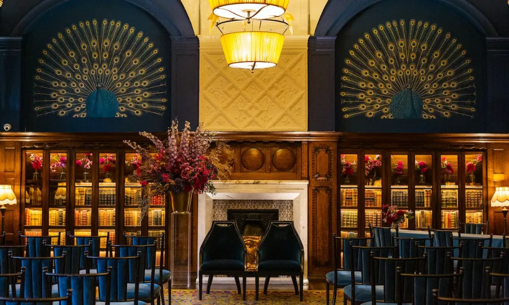 peacock motifs at l'oscar