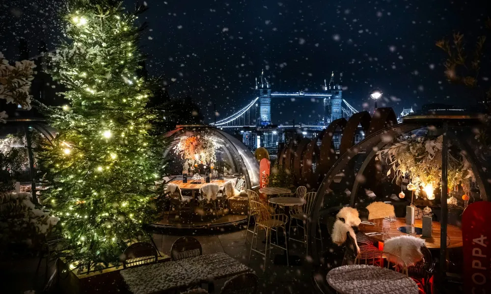 Winter igloos on the Thames