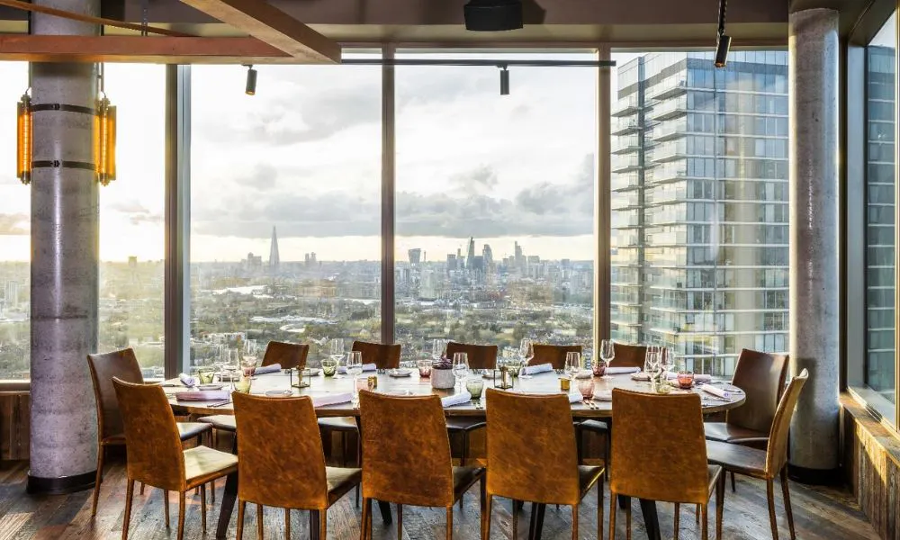 Dining table and views of the city
