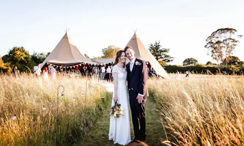 Ultimate guide: How to throw a festival-themed wedding