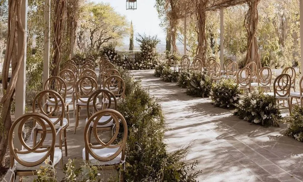 beautiful wedding aisle