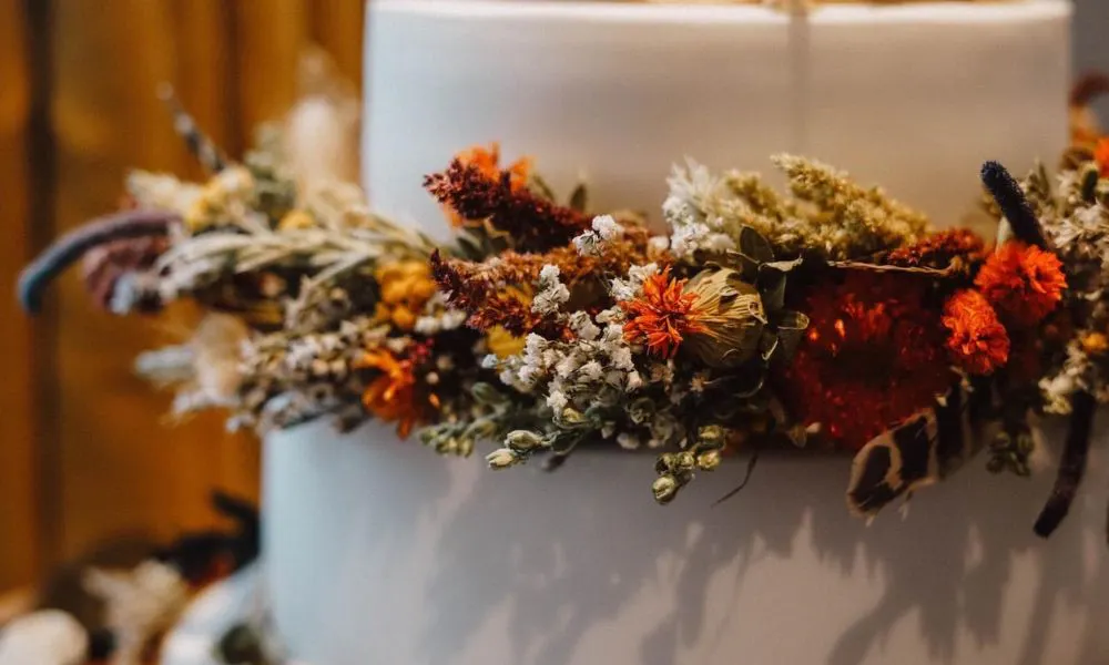 Dried flowers on wedding cake