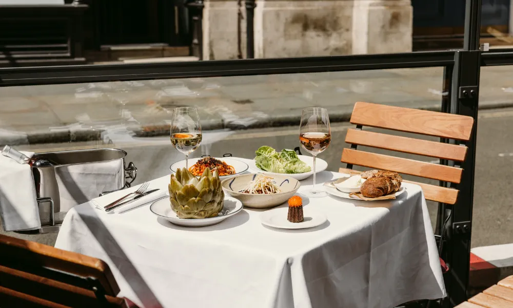 outside table at henri