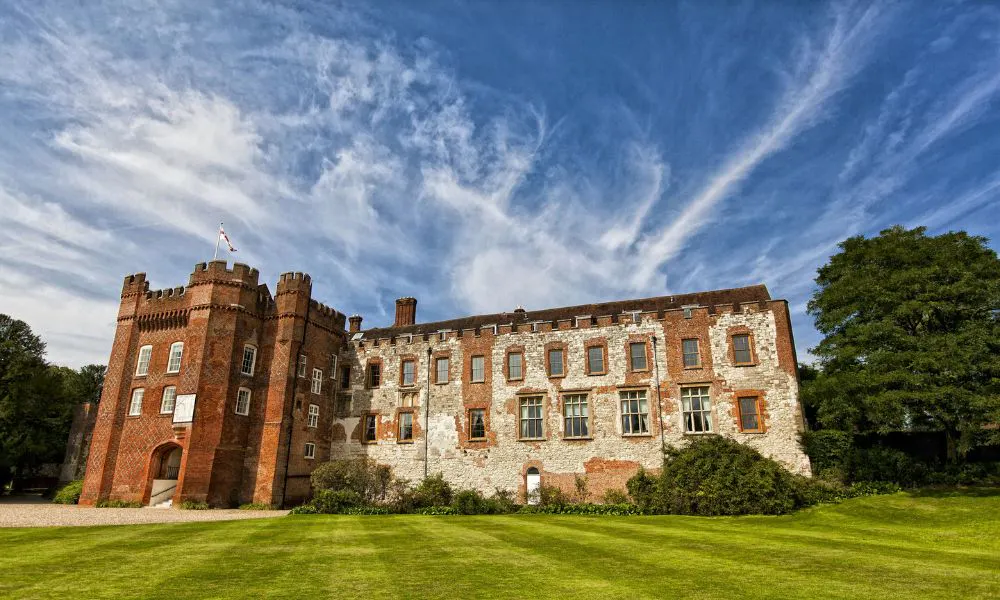 Summer weddings at Farnham Castle in Surrey