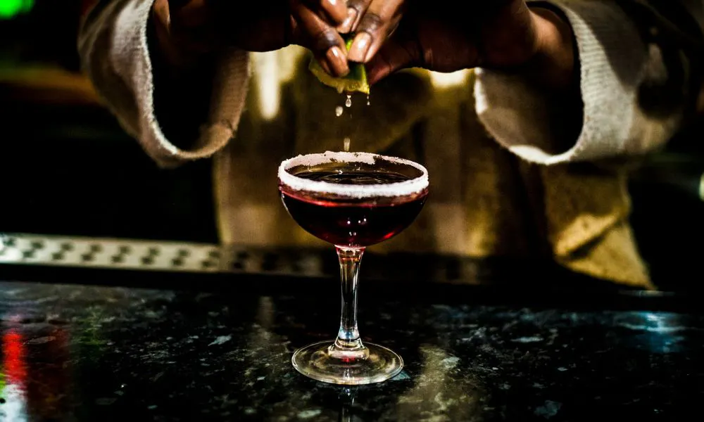 Cocktail making classes for birthday parties