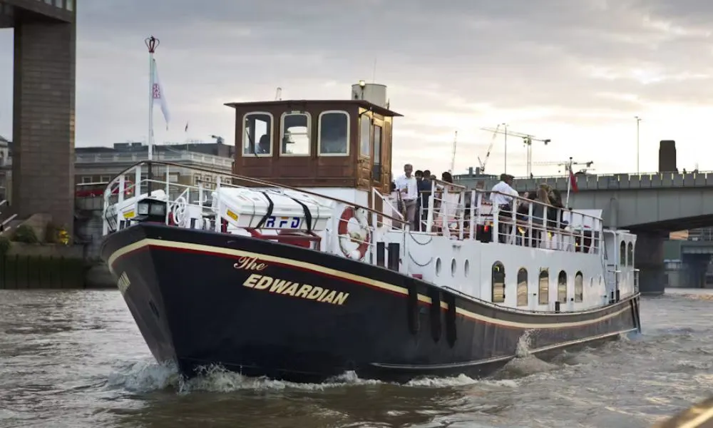 Thames Luxury Charters boat 