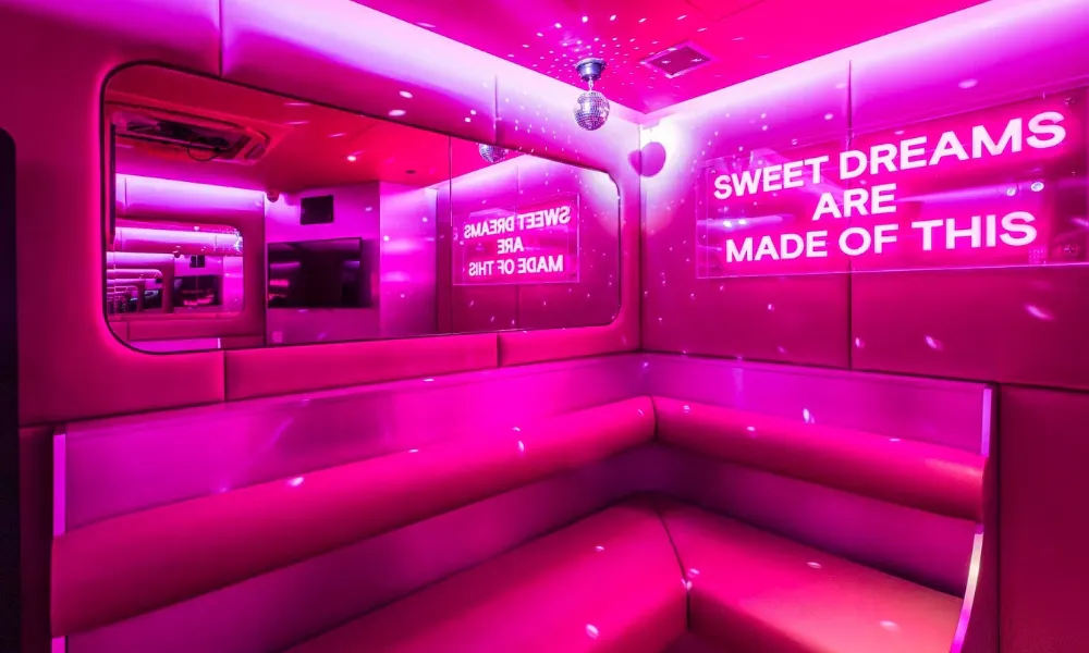 pink room iwith neon pink lights