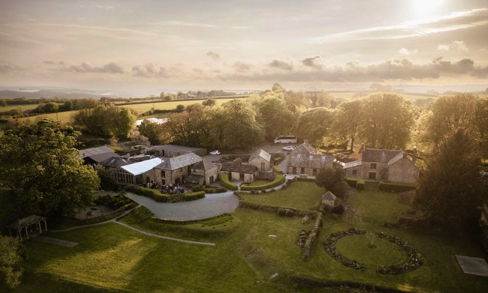 How to plan a weekend wedding (with example three-day itinerary)