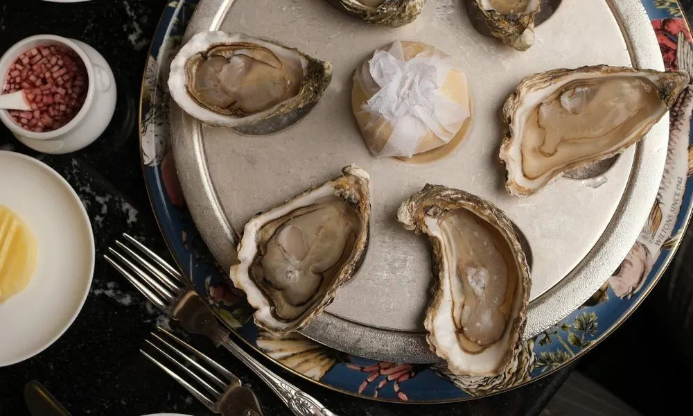 a platter of oysters from wiltons