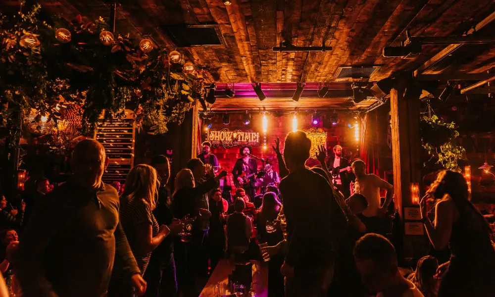 a live band and crowds at albert's schloss