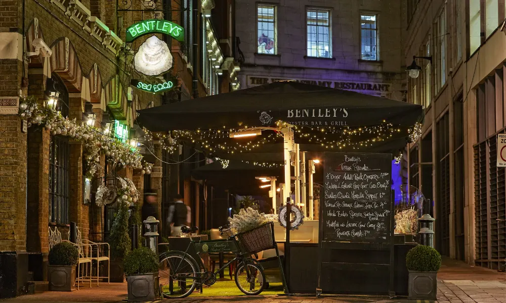Bentleys terrace in mayfair at christmas time 