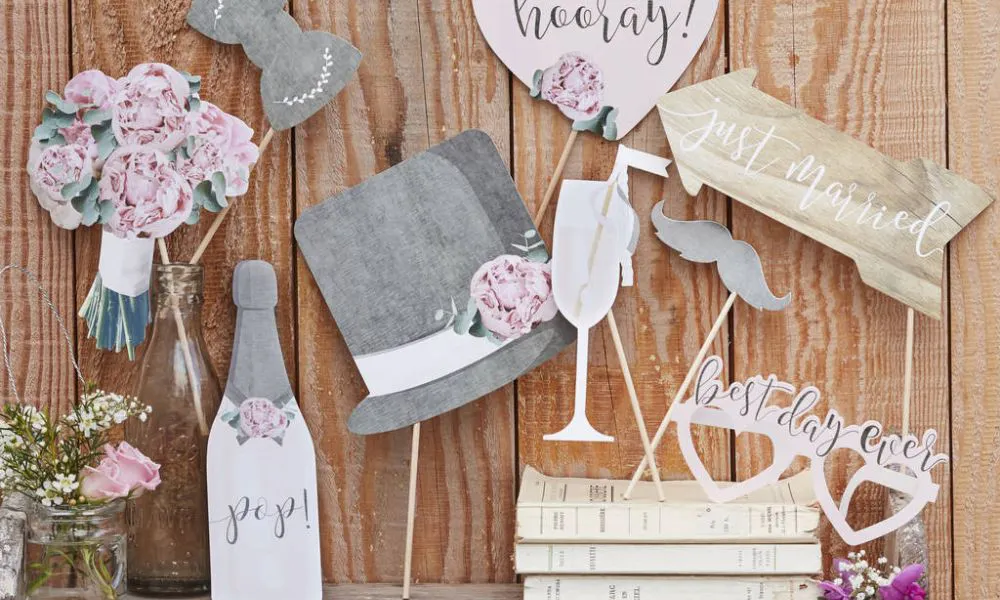 wedding photo props with sticks to hold
