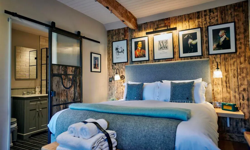 bedrooms at the hare and hounds