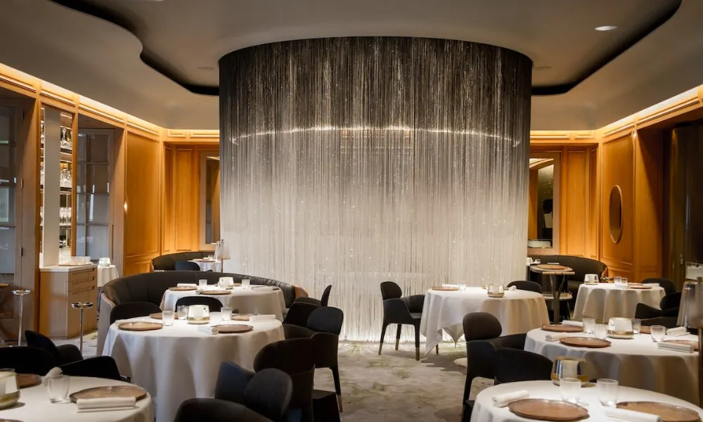 alain ducasse dining room