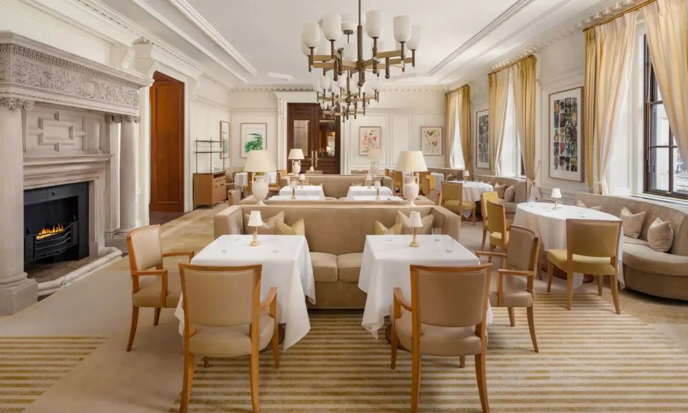 Cream dining room at Mauro Colagreco
