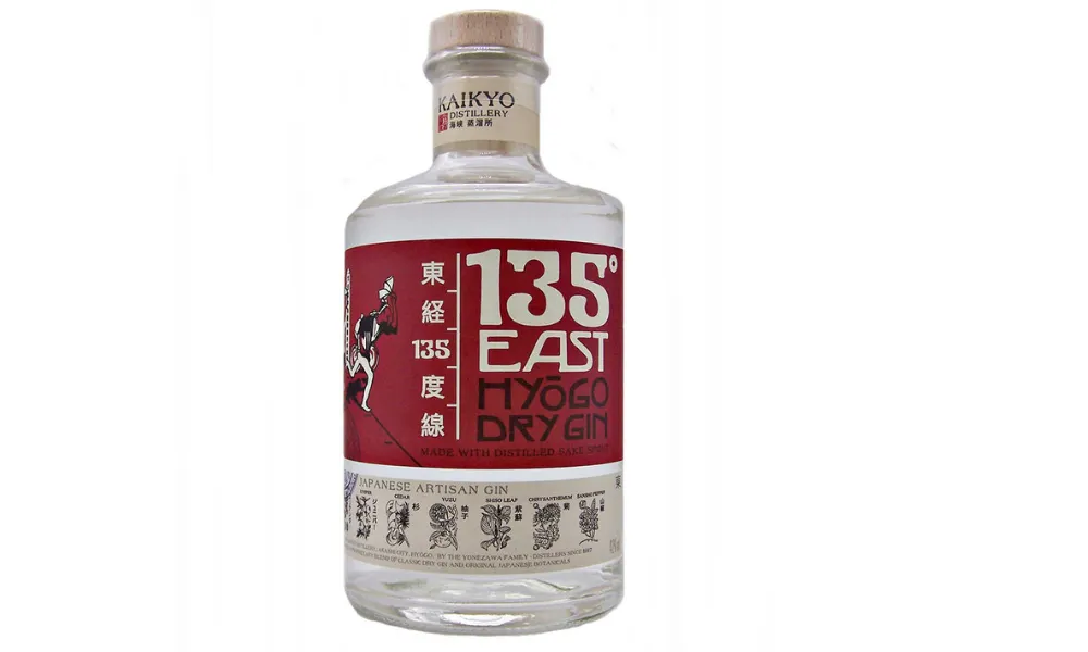 135 East hyogo gin bottle