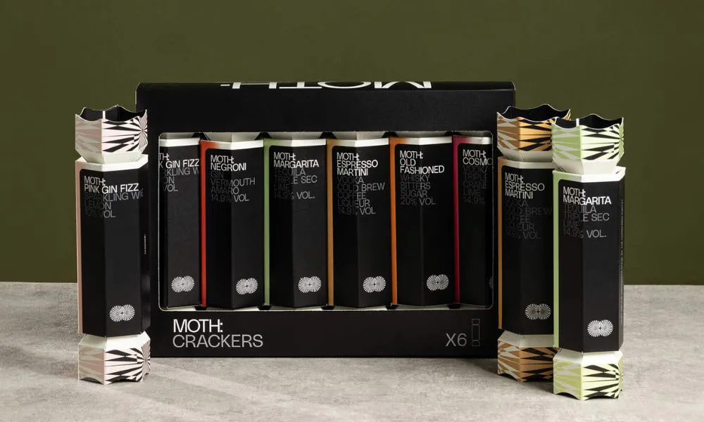 Black box with hexagonal crackers