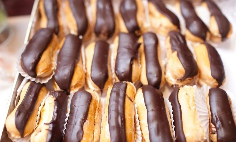 Chocolate eclairs