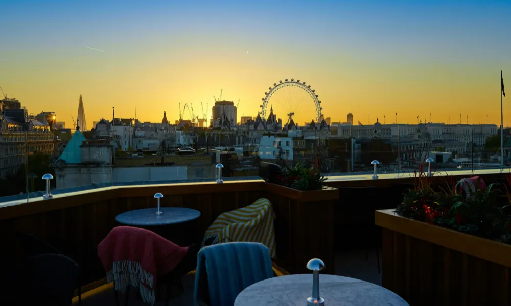 trafalgar st james rooftop at night