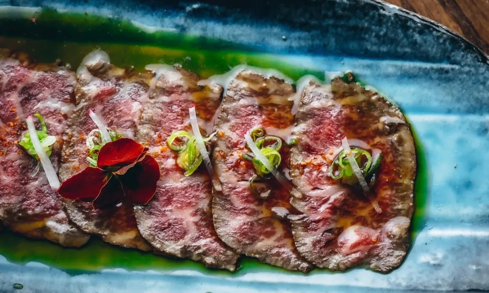 thinly sliced wagyu at los mochis