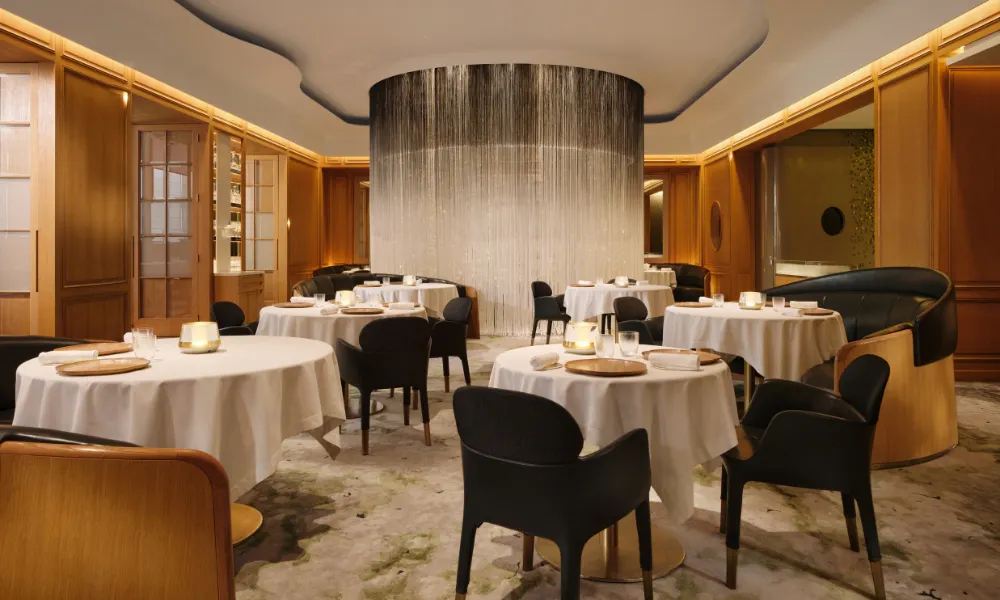 table lumiere at Alain Ducasse at The Dorchester