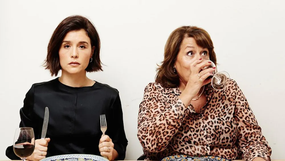 Jessie Ware and her mum Lennie at a dinner table