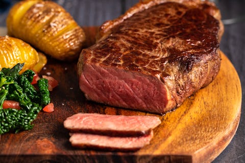 Discover the secret of the UK's top chefs, with Donald Russell steak