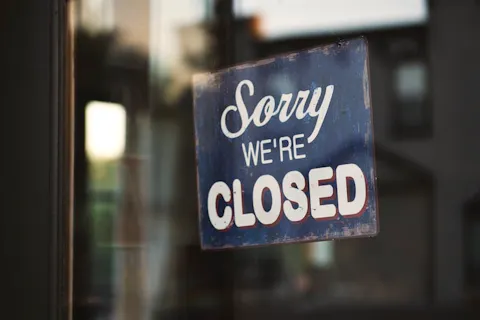  All restaurants, bars and pubs in England to have 10pm closing time from Thursday