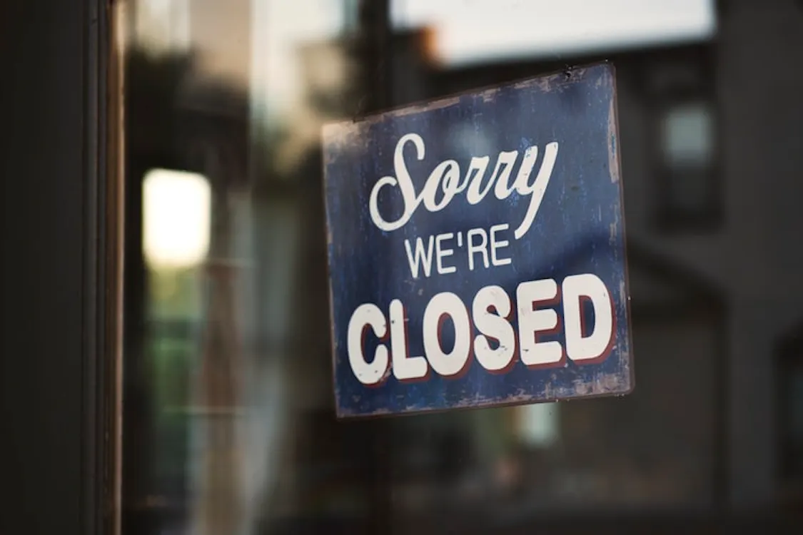  All restaurants, bars and pubs in England to have 10pm closing time from Thursday
