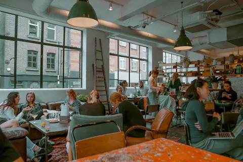 Lockdown loophole allows people from different households to mix inside restaurants