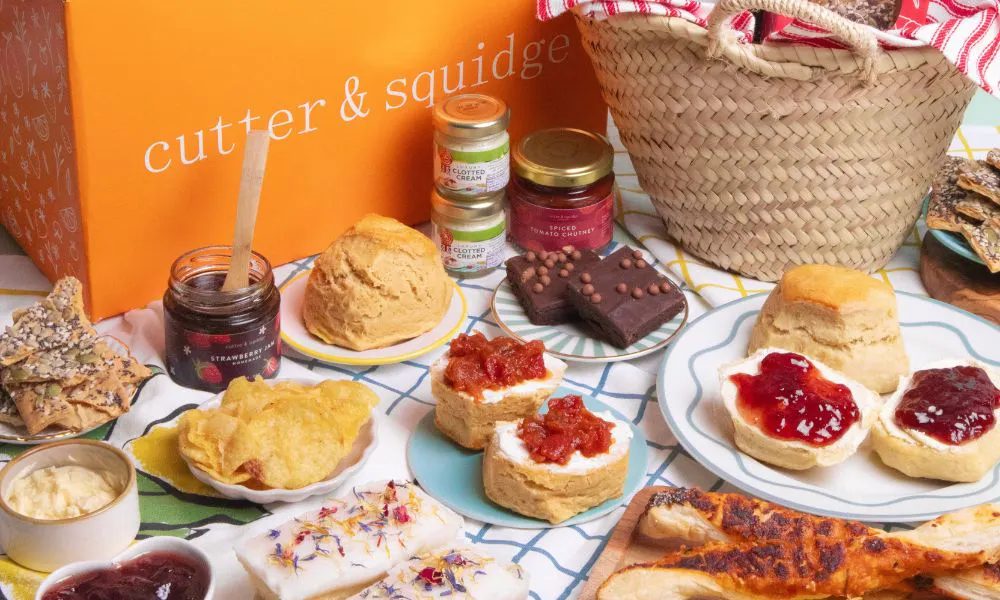 cutter and squidge afternoon tea picnic hamper box