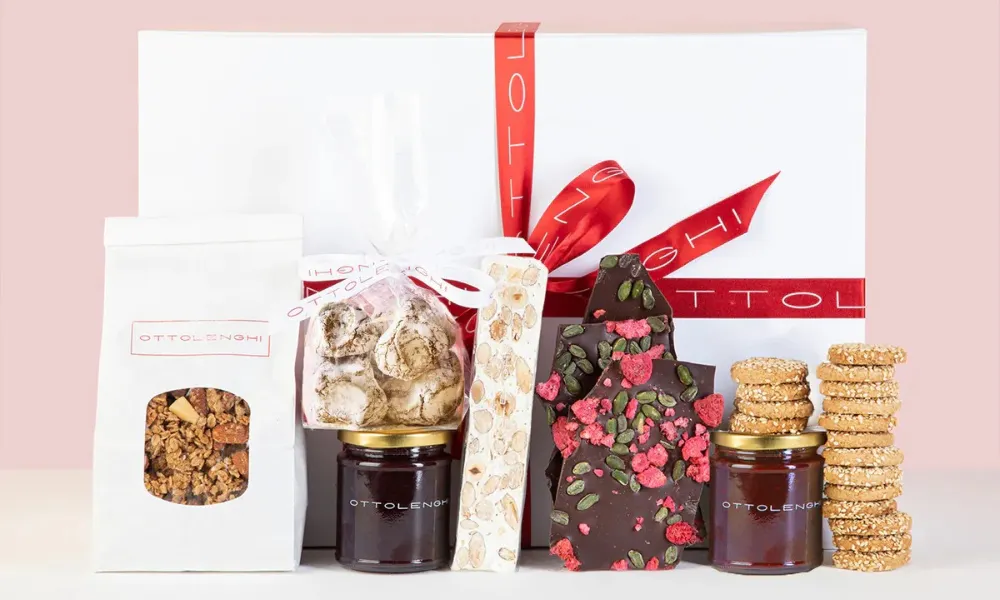 Ottolenghi hamper box with pistachio chocoalte 