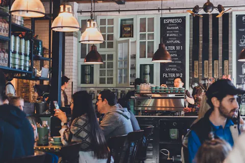 Restaurants encouraged to stick to table service despite easing of Covid restrictions