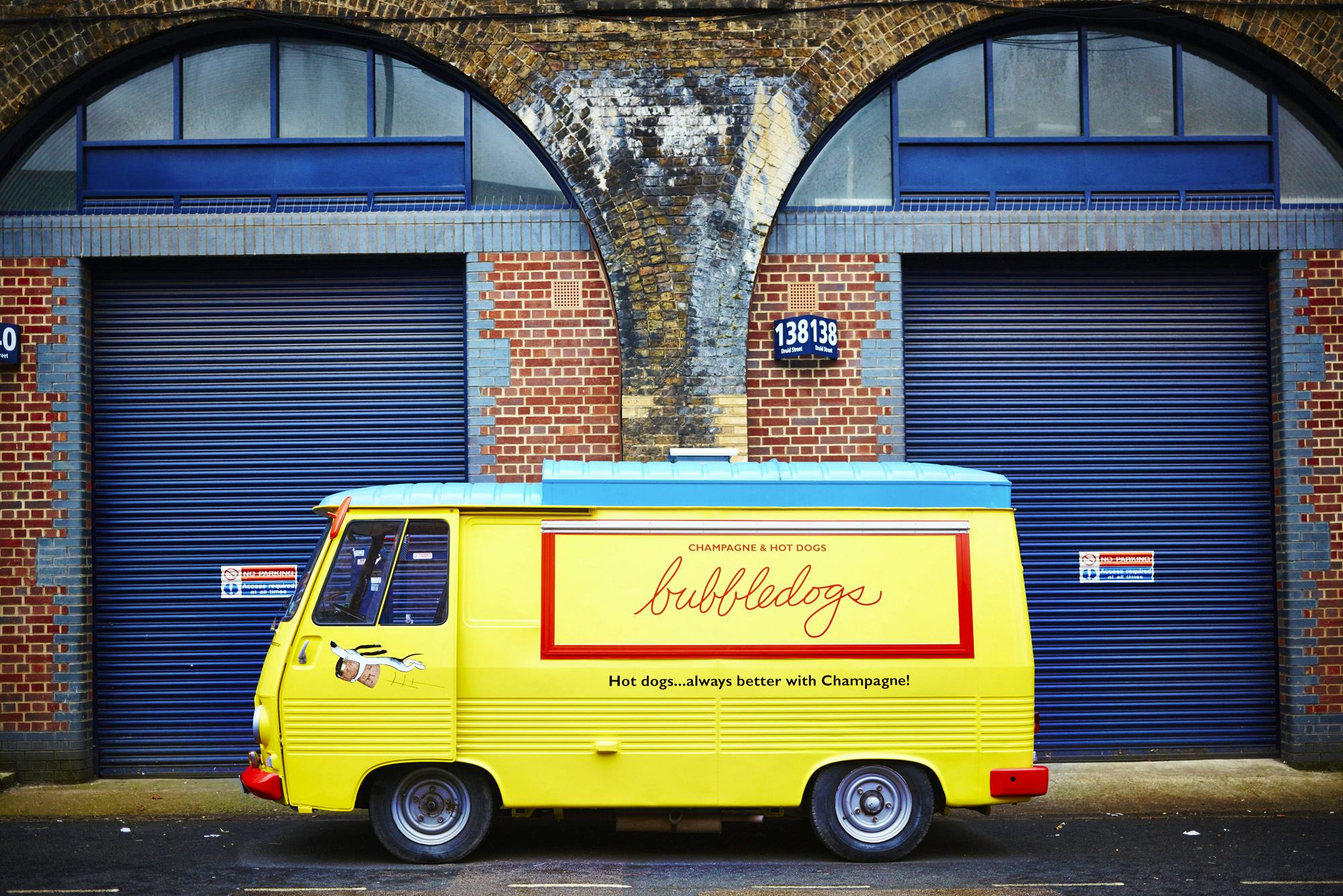Bubbledogs Johnny the van - caterer