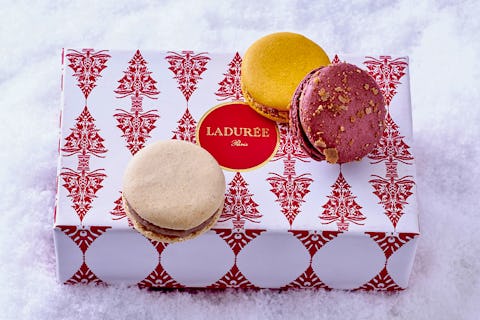 These personalised macarons will work a treat as Christmas presents for clients