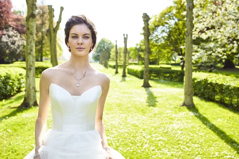 The line of beauty: bridal photo shoot